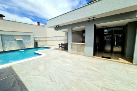 Casa à venda com 5 quartos, sendo 2 suítes, em Jardim das Roseiras, Araraquara, SP