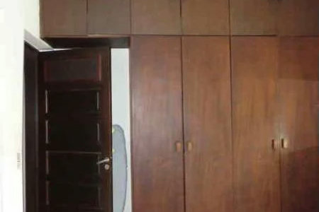 Casa à venda com 3 quartos, sendo 1 suíte, em Jardim Londrina, São Paulo, SP