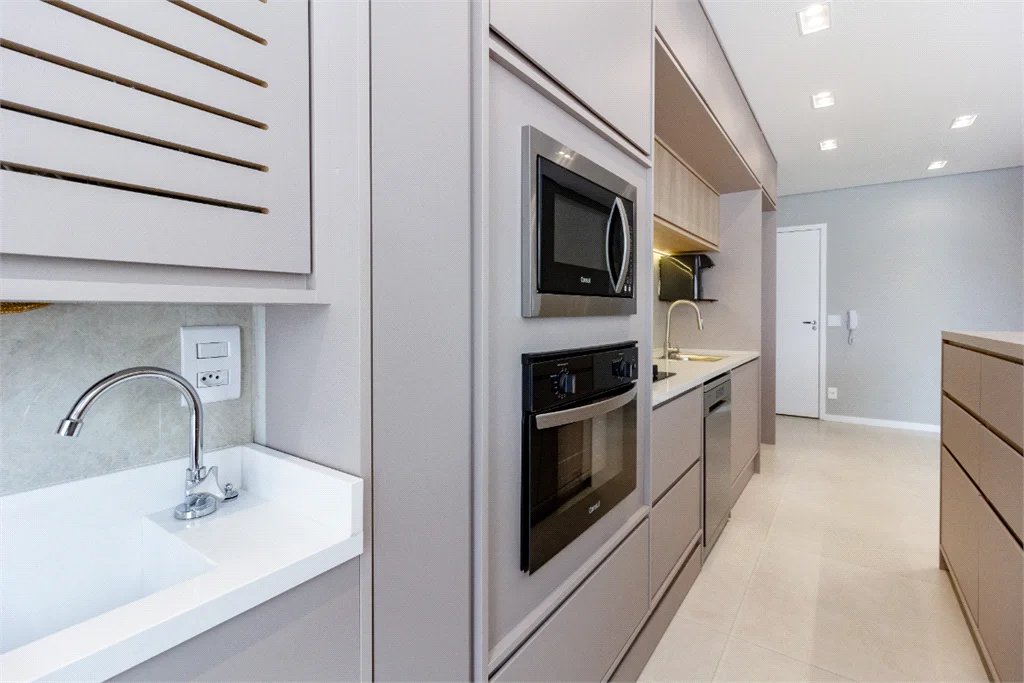 Apartamento à venda com 3 quartos, sendo 2 suítes, em Brooklin Paulista, São Paulo, SP