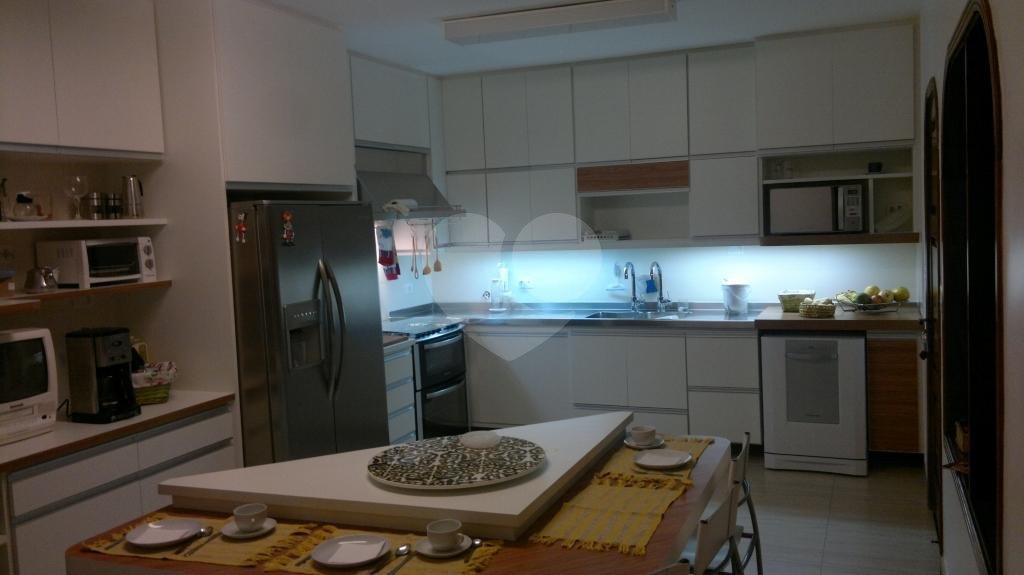 Casa à venda com 5 suítes em Jardim Marajoara, São Paulo, SP