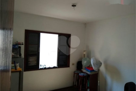 Sobrado à venda com 4 quartos, sendo 1 suíte, em Vila Constança, São Paulo, SP