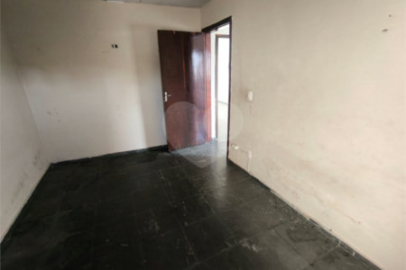 Casa à venda com 3 quartos em Jardim das Esmeraldas, São Paulo, SP