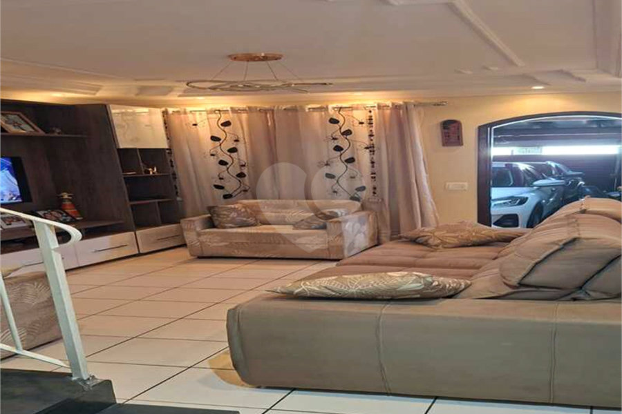 Sobrado à venda com 2 quartos, sendo 1 suíte, em Vila Nova Cachoeirinha, São Paulo, SP