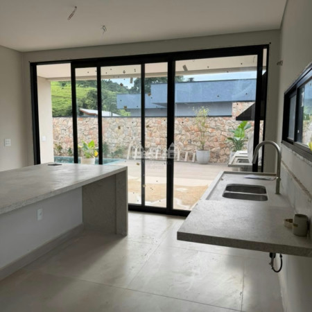 Casa à venda com 3 suítes no condomínio Ecoville 1, Atibaia - SP