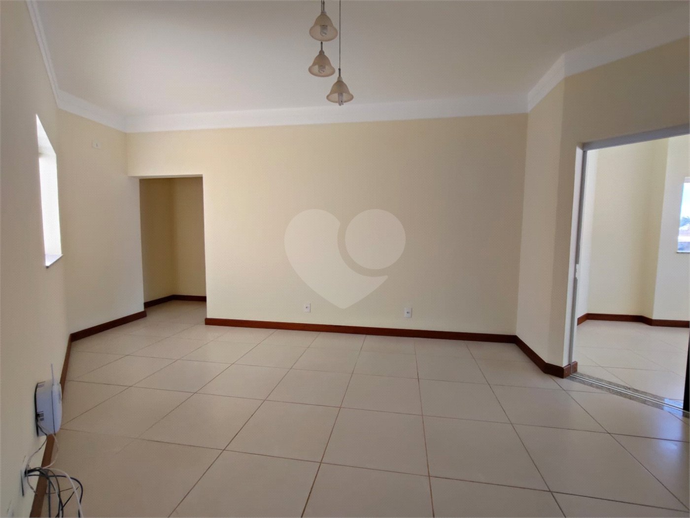 Casa à venda com 5 quartos, sendo 1 suíte,  em Jardim Colombo, Itapetininga, SP