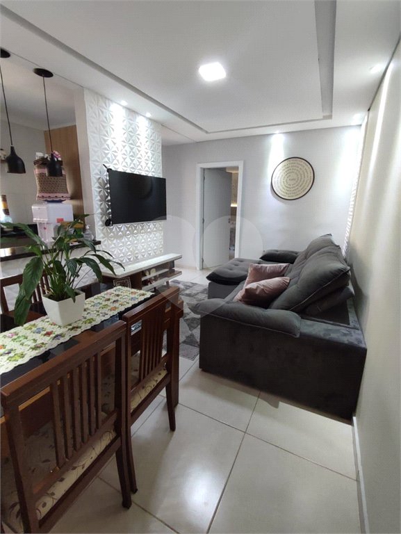 Apartamento à venda com 3 quartos, sendo 2 suítes,  em Jardim Camila, Mogi das Cruzes, SP