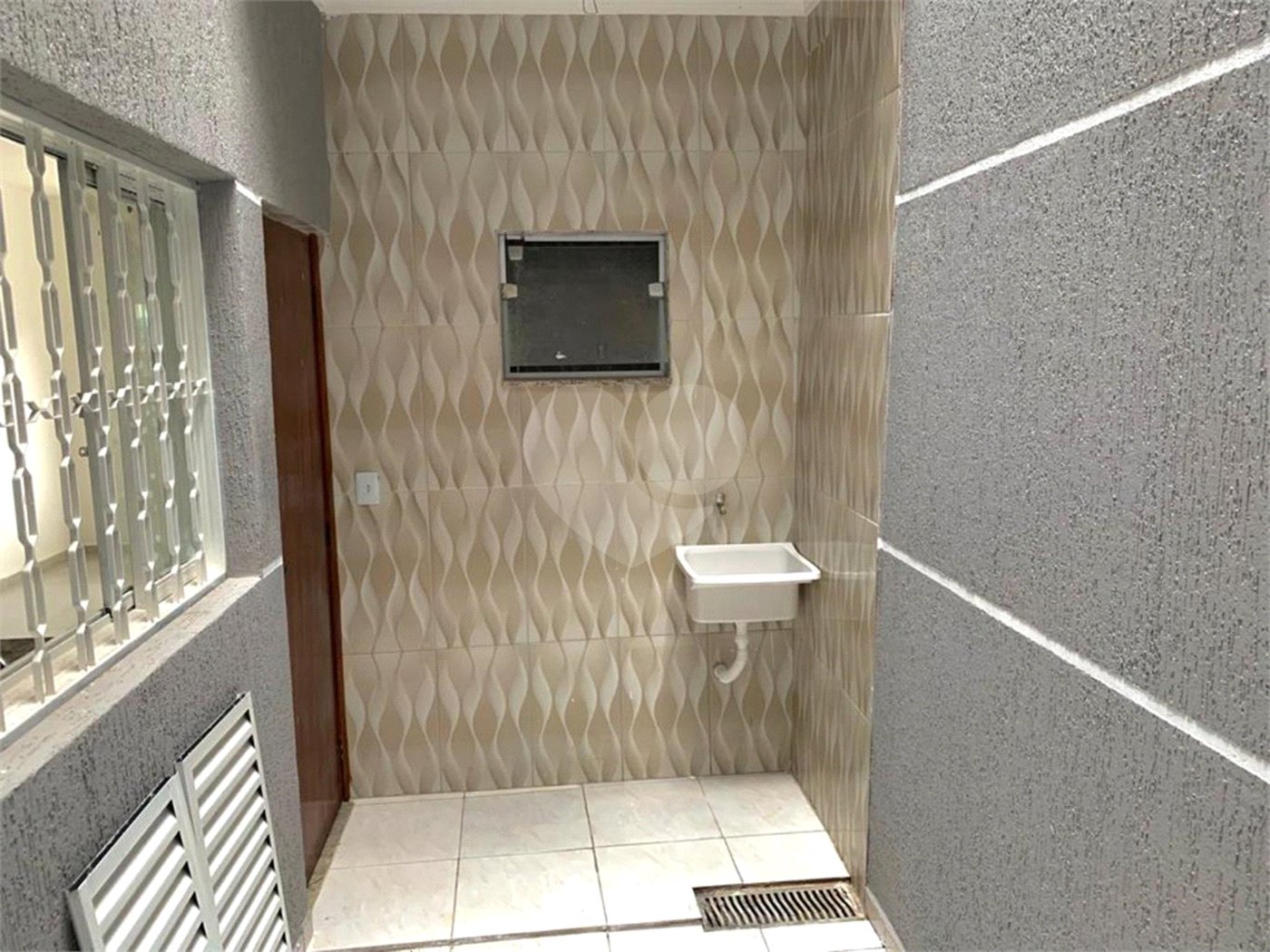 Sobrado à venda com 3 quartos, sendo 1 suíte, em Tremembé, São Paulo, SP