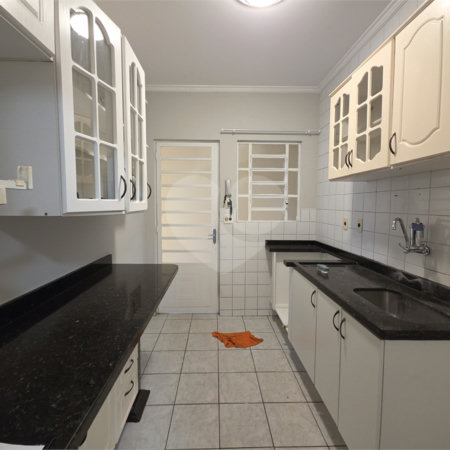 Casa à venda com 3 quartos, sendo 1 suíte, no condomínio Parque das Árvores, Sorocaba - SP