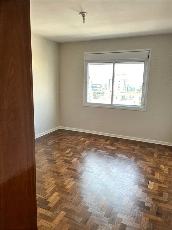 Apartamento à venda com 3 quartos, sendo 1 suíte, em Lapa, São Paulo, SP