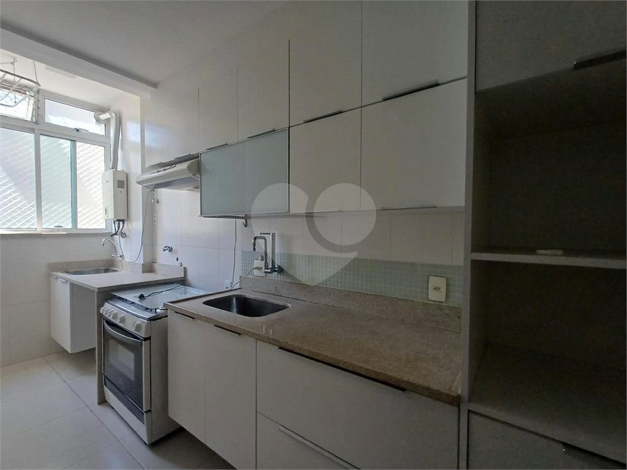 Apartamento à venda com 3 quartos, sendo 1 suíte,  em Lagoa, Rio de Janeiro, RJ