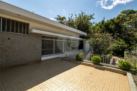 Casa Térrea à venda com 4 quartos, sendo 1 suíte,  em Brooklin Velho, São Paulo, SP