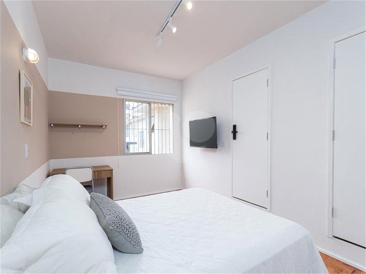 Apartamento à venda com 4 quartos, sendo 2 suítes, em Pinheiros, São Paulo, SP