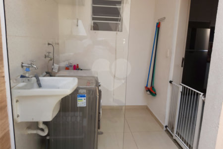 Sobrado à venda com 3 quartos, sendo 1 suíte, em Vila Suissa, Mogi das Cruzes, SP