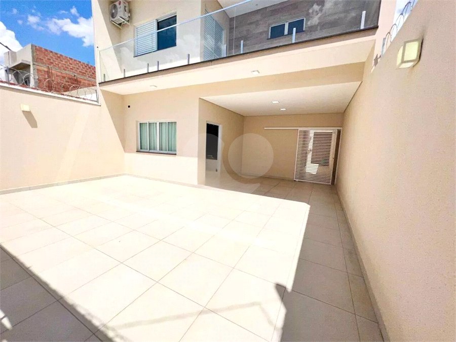 Sobrado à venda com 3 quartos, sendo 1 suíte,  em Residencial Jardim Nathália, Sorocaba, SP