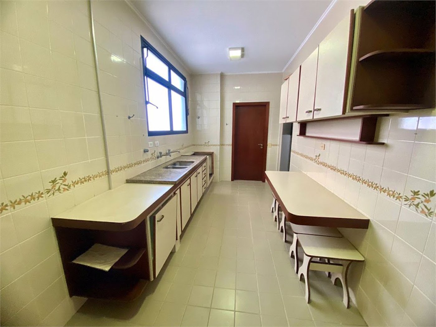 Apartamento Residencial à venda, Centro, Guarujá - AP1385.