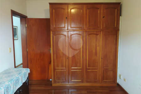 Sobrado à venda com 4 quartos, sendo 2 suítes, em Jardim Prudência, São Paulo, SP