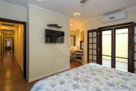 Casa Térrea à venda com 4 quartos, sendo 3 suítes, em Jardim Marajoara, São Paulo, SP