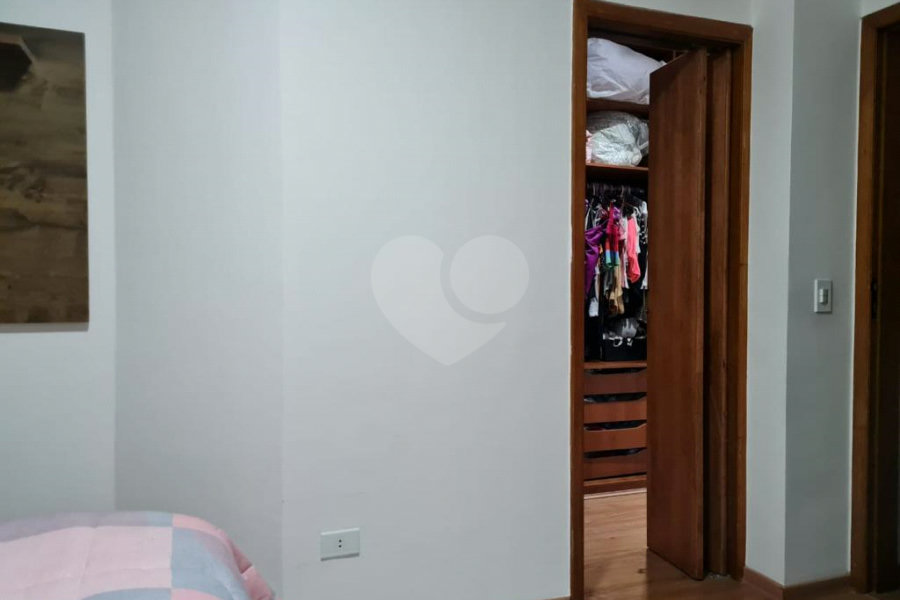 Sobrado à venda com 3 suítes em Horto, São Paulo, SP
