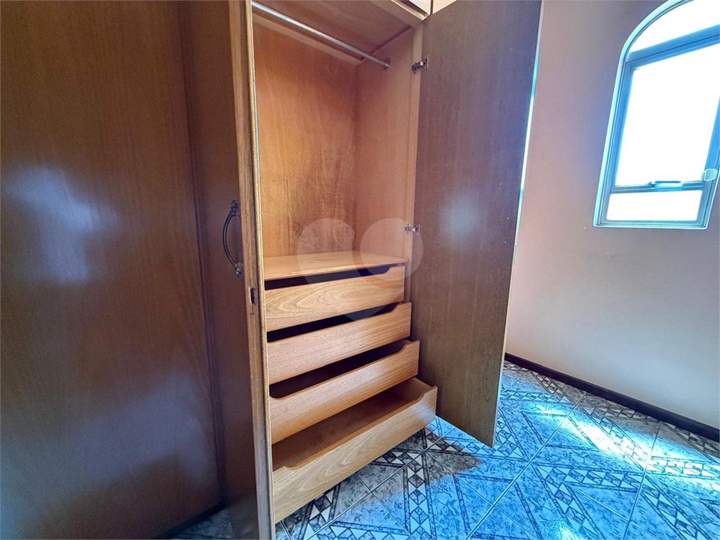 Sobrado à venda com 3 quartos, sendo 1 suíte, em Cidade Líder, São Paulo, SP