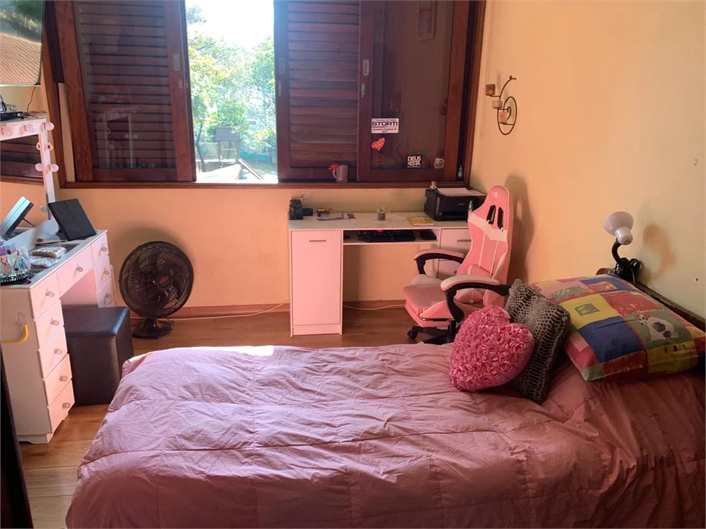 Casa à venda com 4 quartos, sendo 2 suítes, em Vila São Francisco, São Paulo, SP