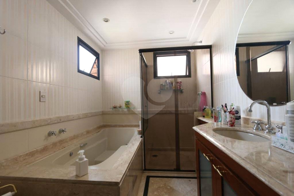 Apartamento à venda com 4 quartos, sendo 2 suítes,  em Vila Uberabinha, São Paulo, SP