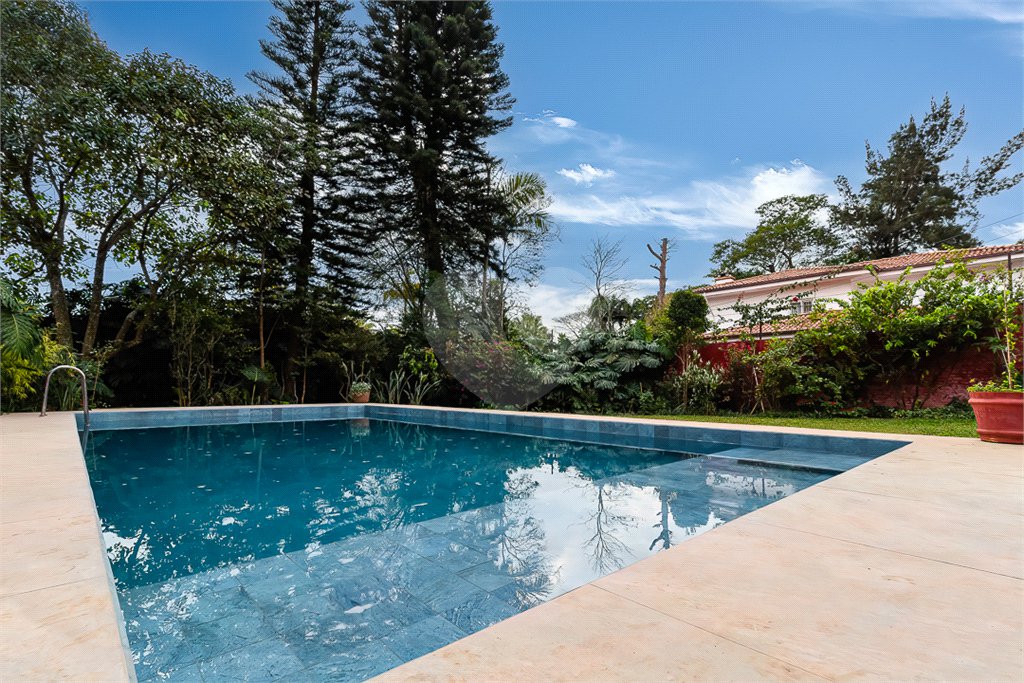 Casa Térrea à venda com 3 quartos, sendo 1 suíte,  em Alto da Boa Vista, São Paulo, SP