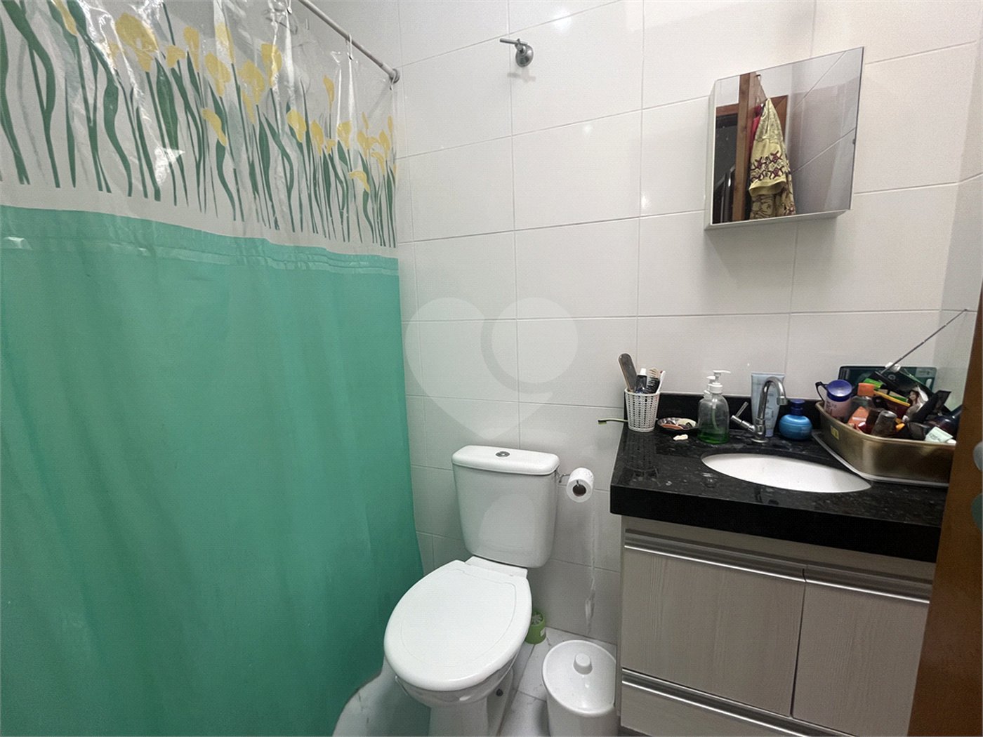 Casa à venda com 3 quartos, sendo 1 suíte,  no condomínio Capigaí, São Paulo - SP
