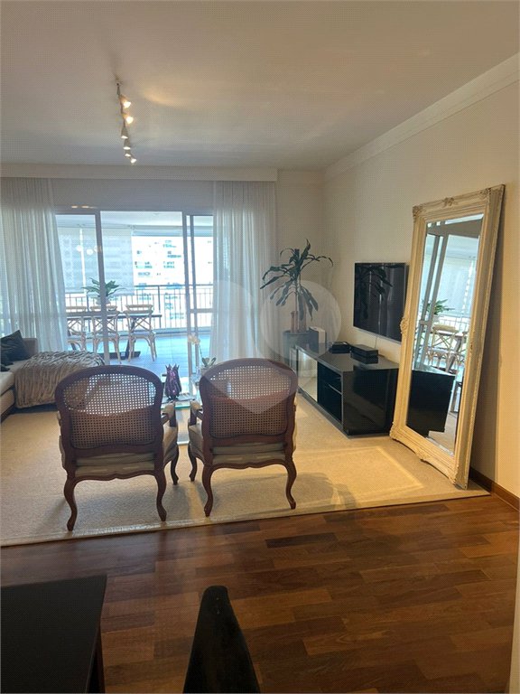 Apartamento à venda com 4 quartos, sendo 2 suítes,  em Brooklin Paulista, São Paulo, SP