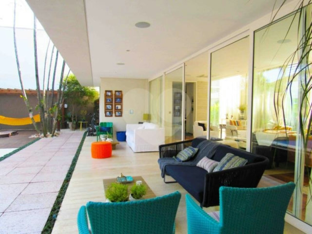 Casa à venda com 4 suítes no condomínio Bauhaus, São Paulo - SP