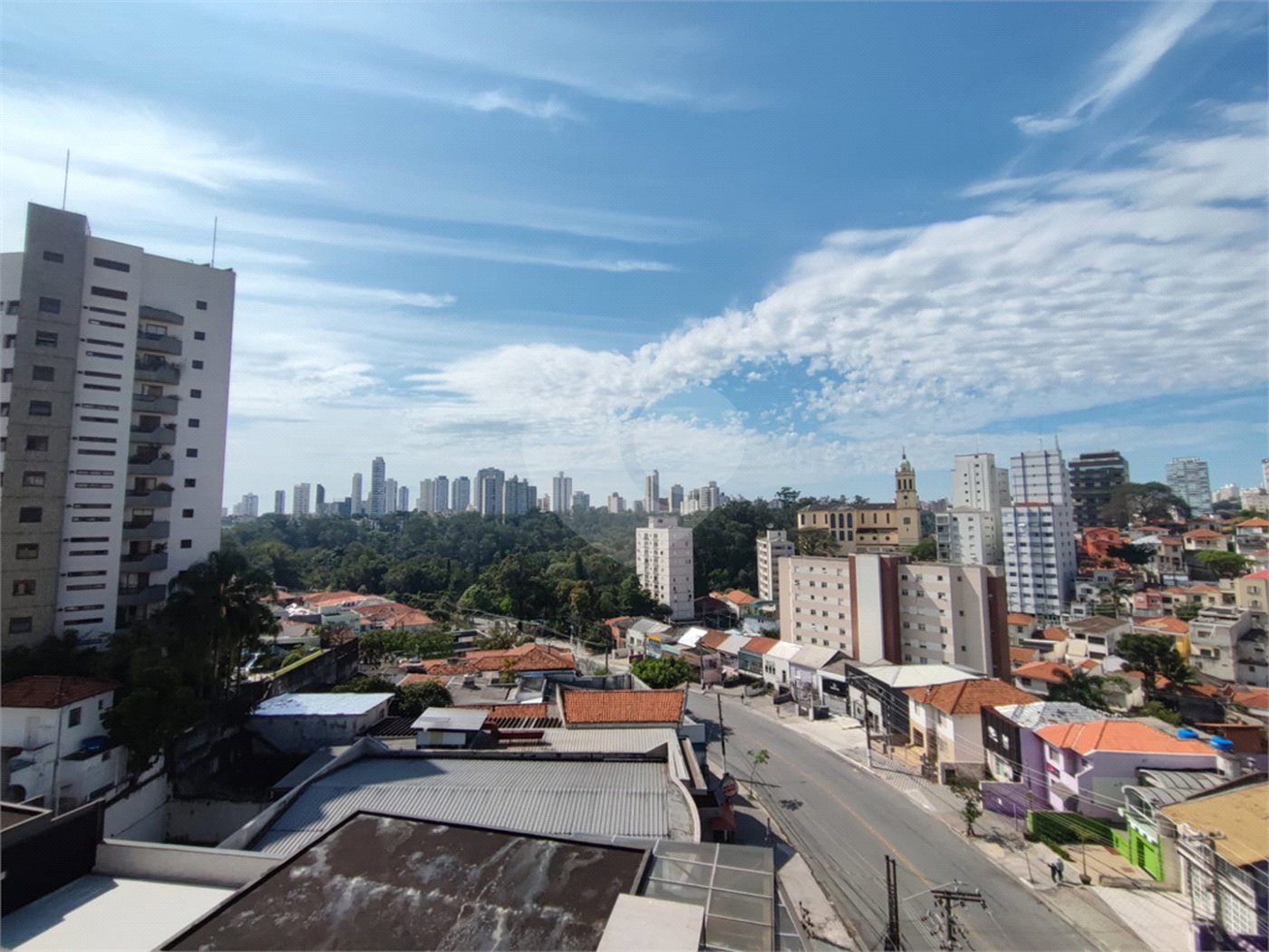 Apartamento para venda e locação na Aclimação de 108m² com 2 dormitórios e 2 banheiros, varanda