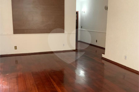 Sobrado à venda com 3 quartos, sendo 1 suíte, em Parque Residencial Rafael Alcalá, Porto Feliz, SP