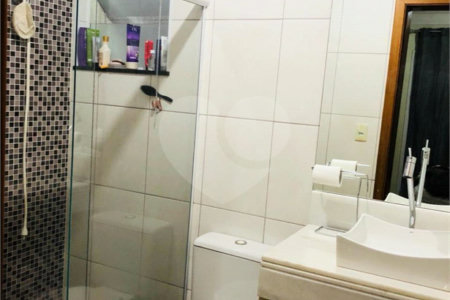 Casa à venda com 3 quartos, sendo 1 suíte, em Vila Humaitá, Santo André, SP