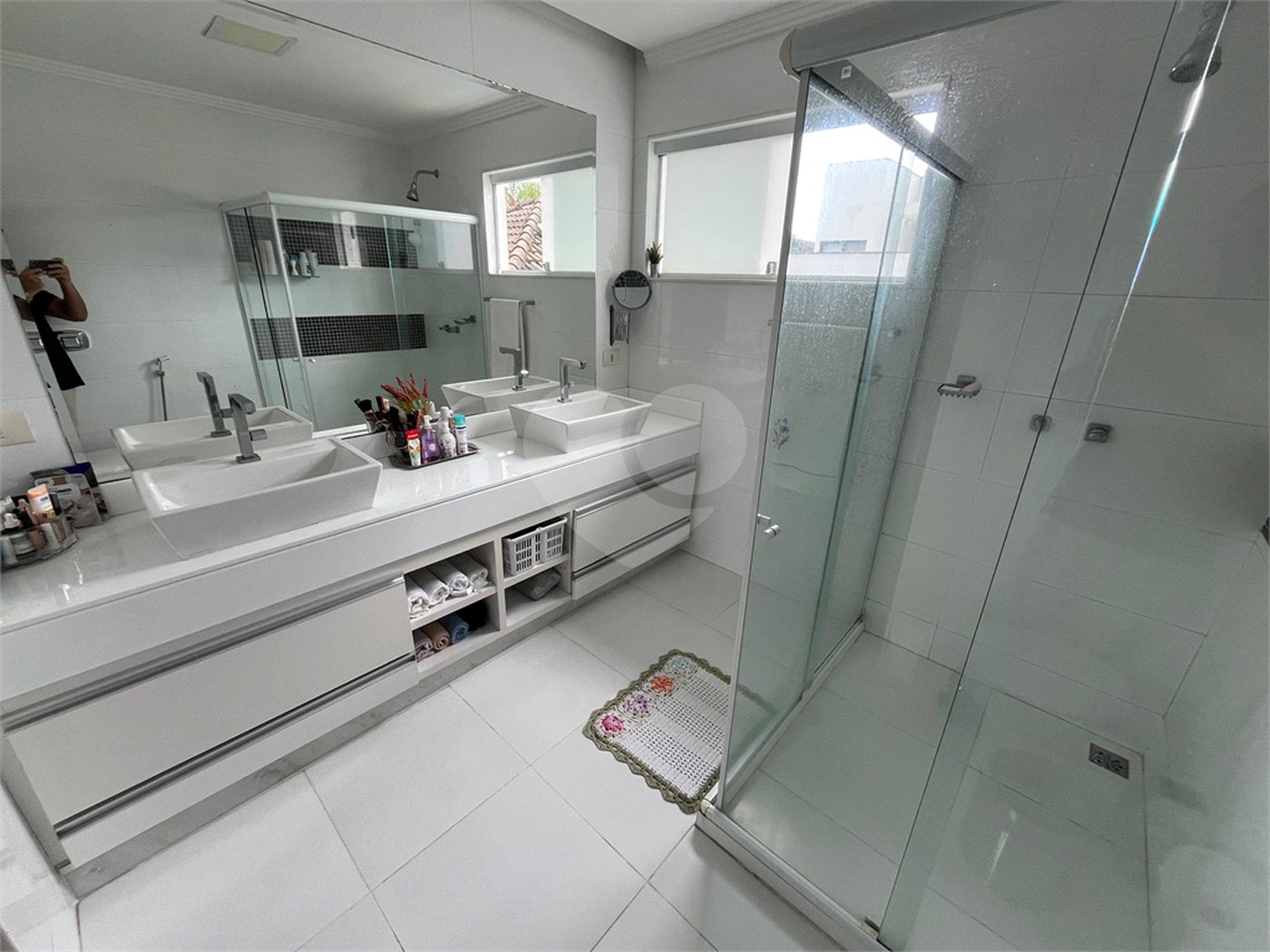 Casa à venda com 3 quartos, sendo 1 suíte, no condomínio Golden Village, Rio de Janeiro - RJ