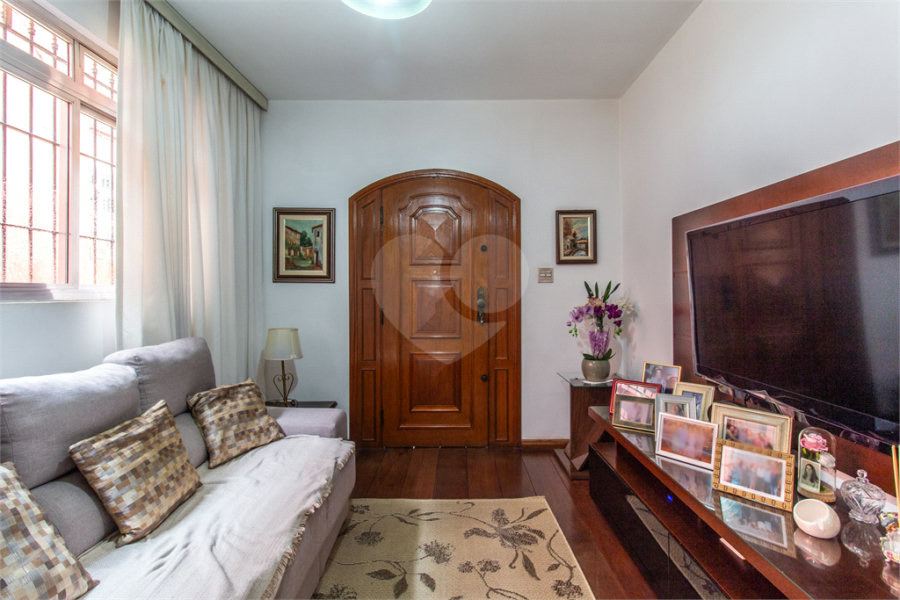Casa à venda com 3 quartos em Jardim da Glória, São Paulo, SP