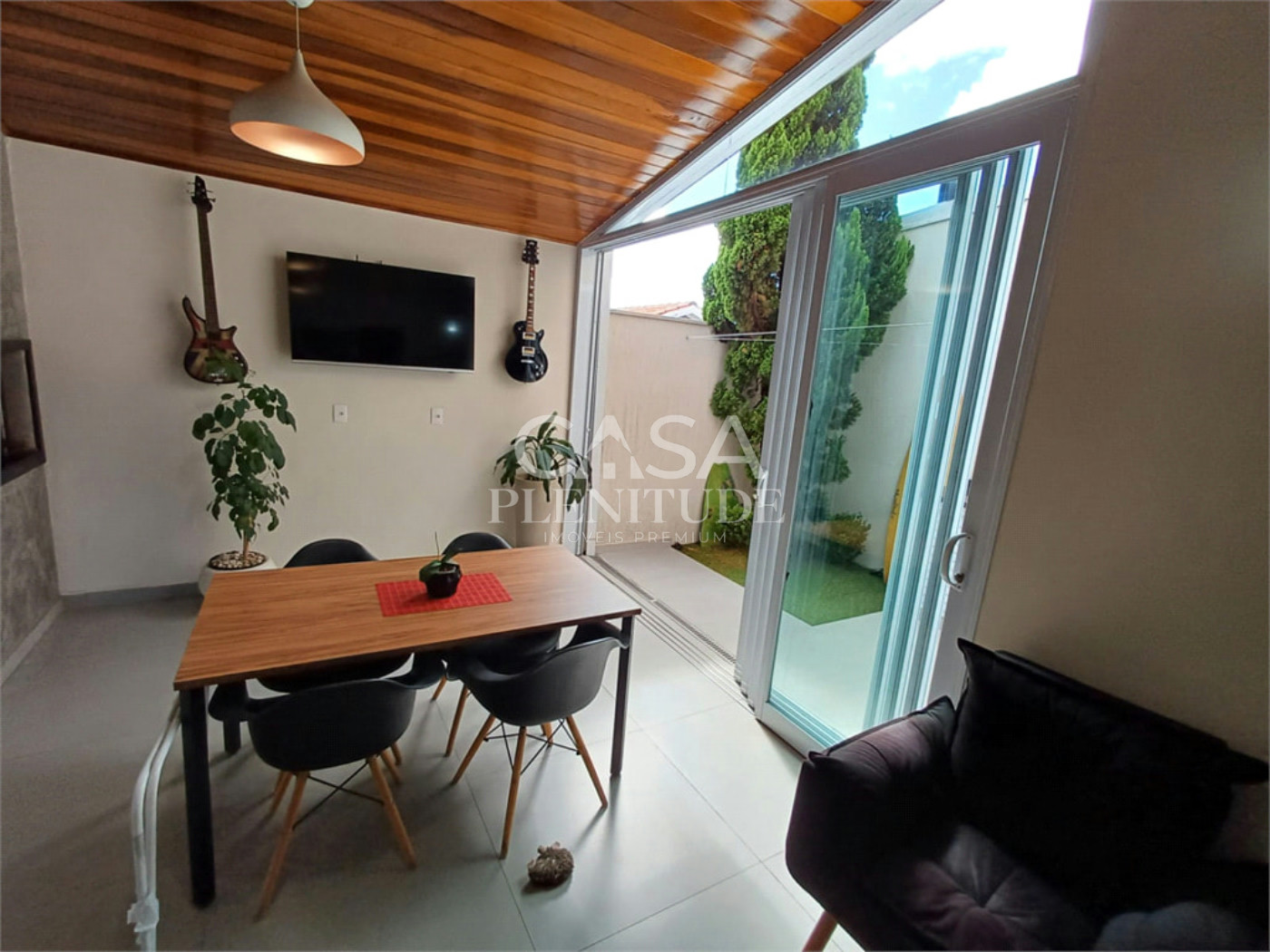Casa em condomínio à venda com 3 quartos, sendo 1 suíte, em Vila Haro, Sorocaba, SP
