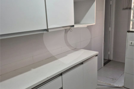 Apartamento à venda com 3 quartos, sendo 1 suíte,  em Cidade São Francisco, São Paulo, SP