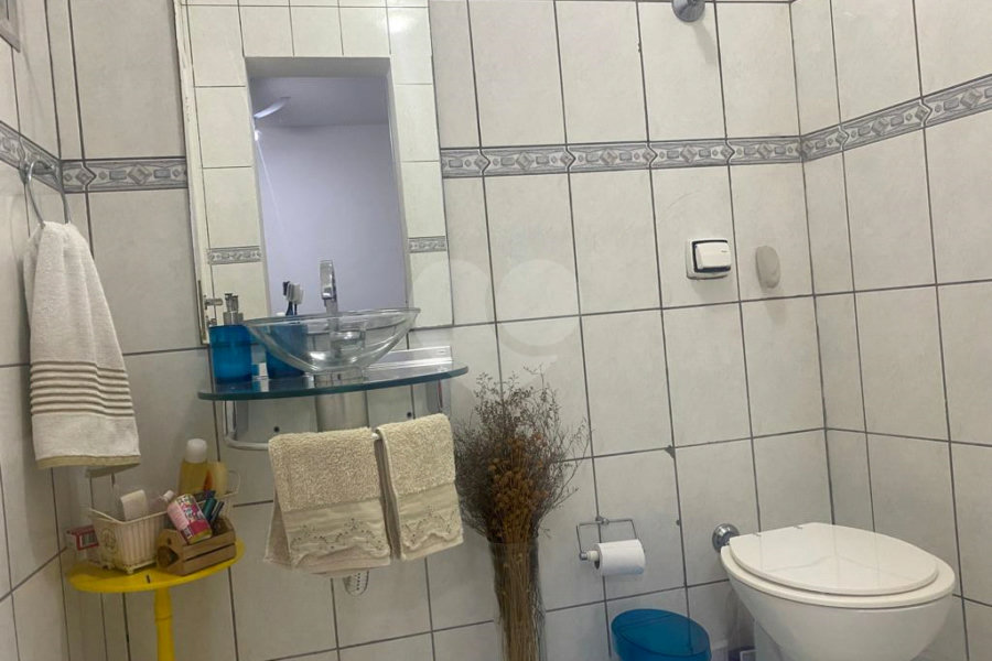 Casa à venda com 4 quartos, sendo 2 suítes, em Parada Inglesa, São Paulo, SP