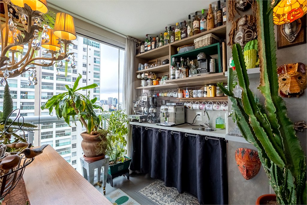 Apartamento à venda com 2 quartos, sendo 1 suíte,  em Vila Olímpia, São Paulo, SP