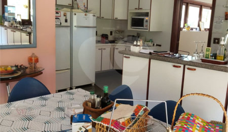 Sobrado à venda com 4 quartos, sendo 1 suíte, em Serra da Cantareira, Mairiporã, SP