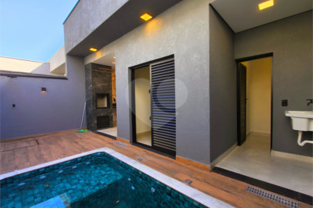 Casa à venda com 3 quartos, sendo 1 suíte, no condomínio Horto Florestal Villagio, Sorocaba - SP
