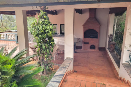 Chácara à venda com 4 suítes em Recanto Amapola, Bragança Paulista, SP