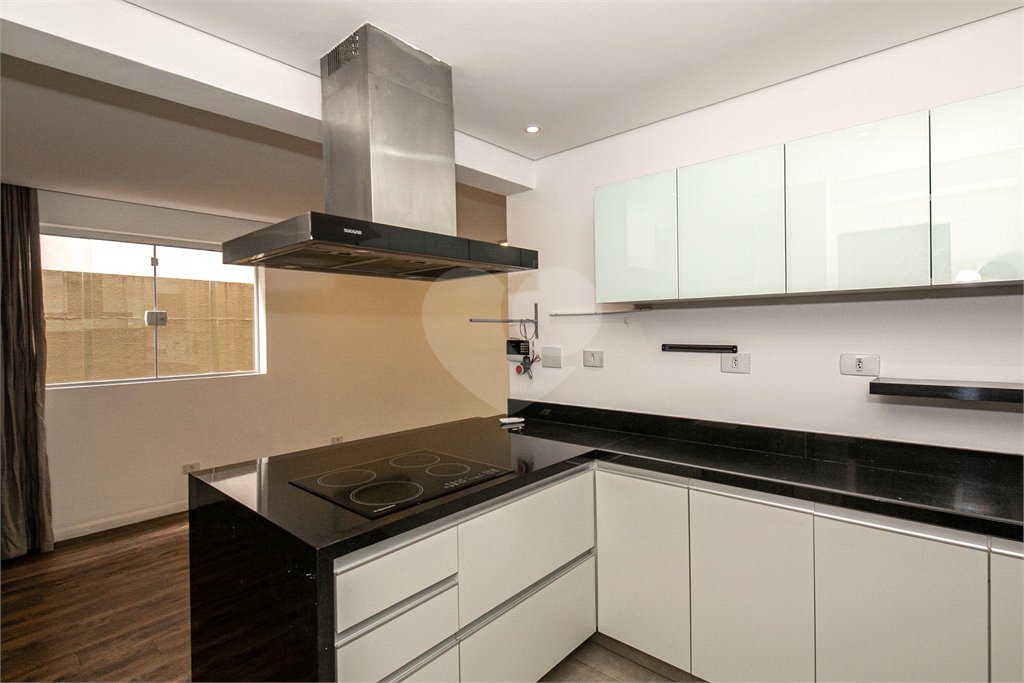 Casa à venda com 3 quartos, sendo 1 suíte, em Campo Belo, São Paulo, SP