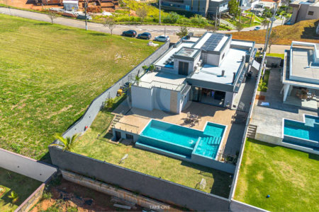 Casa à venda com 4 suítes no condomínio Residencial dos Lagos, Itupeva - SP