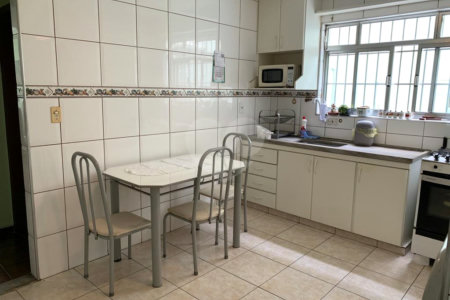 Casa à venda com 3 quartos, sendo 1 suíte,  em Bosque da Saúde, São Paulo, SP
