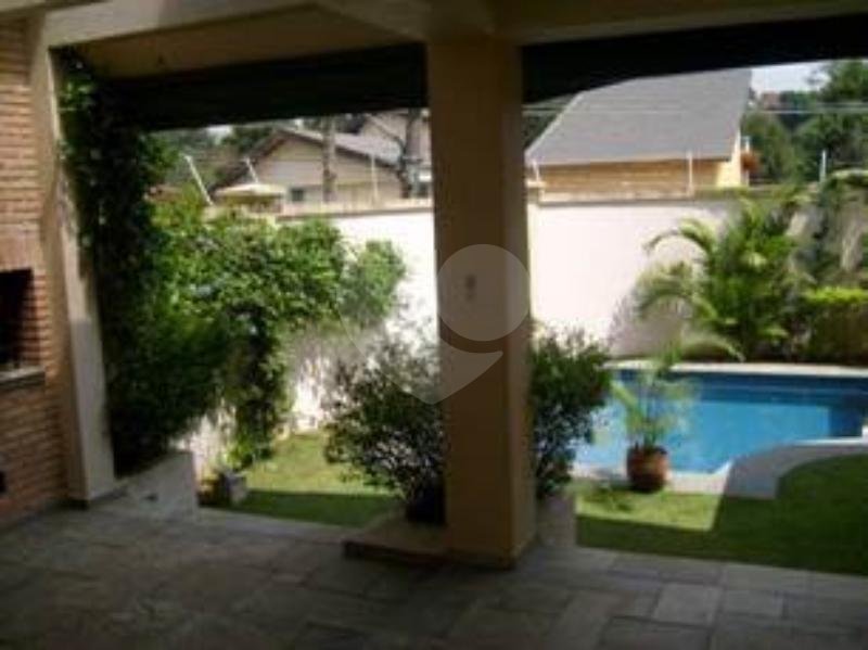 Casa à venda ou para alugar com 4 suítes no condomínio Vilaggio Monte Alegre, São Paulo - SP
