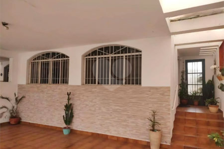 Sobrado à venda com 3 quartos, sendo 1 suíte,  em Jardim Ester, São Paulo, SP