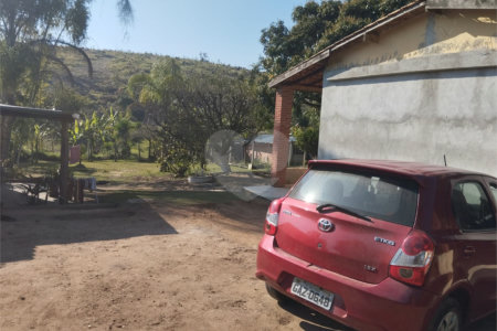 Chácara à venda com 6 quartos, sendo 1 suíte,  no Centro, Biritiba-mirim, SP