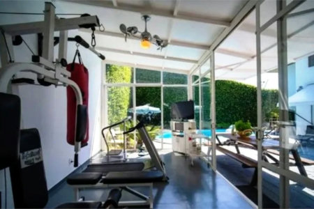Casa à venda com 5 quartos, sendo 2 suítes, em Jardim Everest, São Paulo, SP