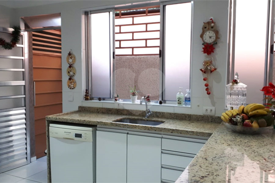 Sobrado à venda com 6 quartos, sendo 2 suítes,  em Limão, São Paulo, SP