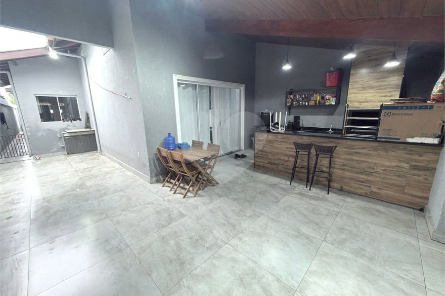 Casa à Venda – Parque Conceição